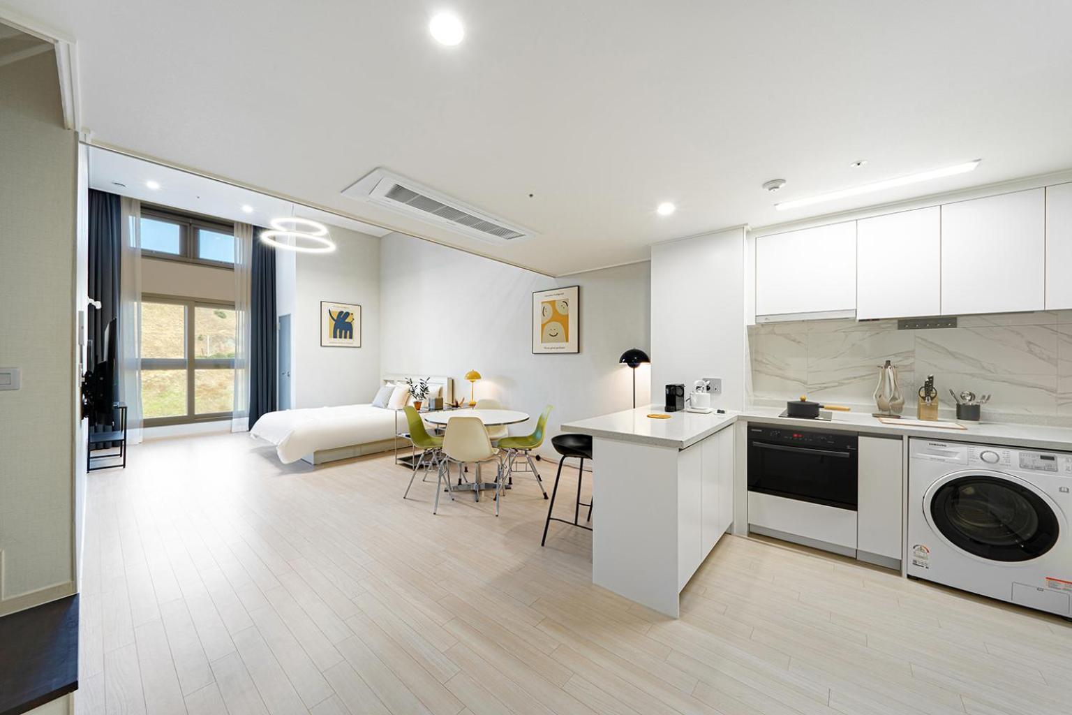Le Collective Yeosu Apartment ภายนอก รูปภาพ